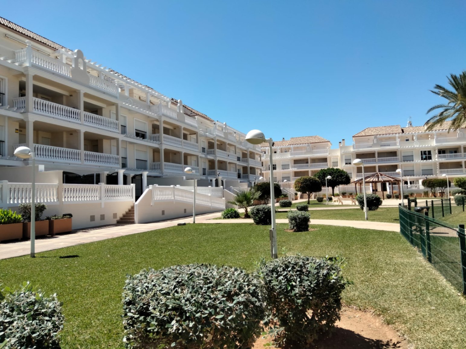 Apartamento de 3 dormitorios en una de las urbanizaciones más populares en venta.
