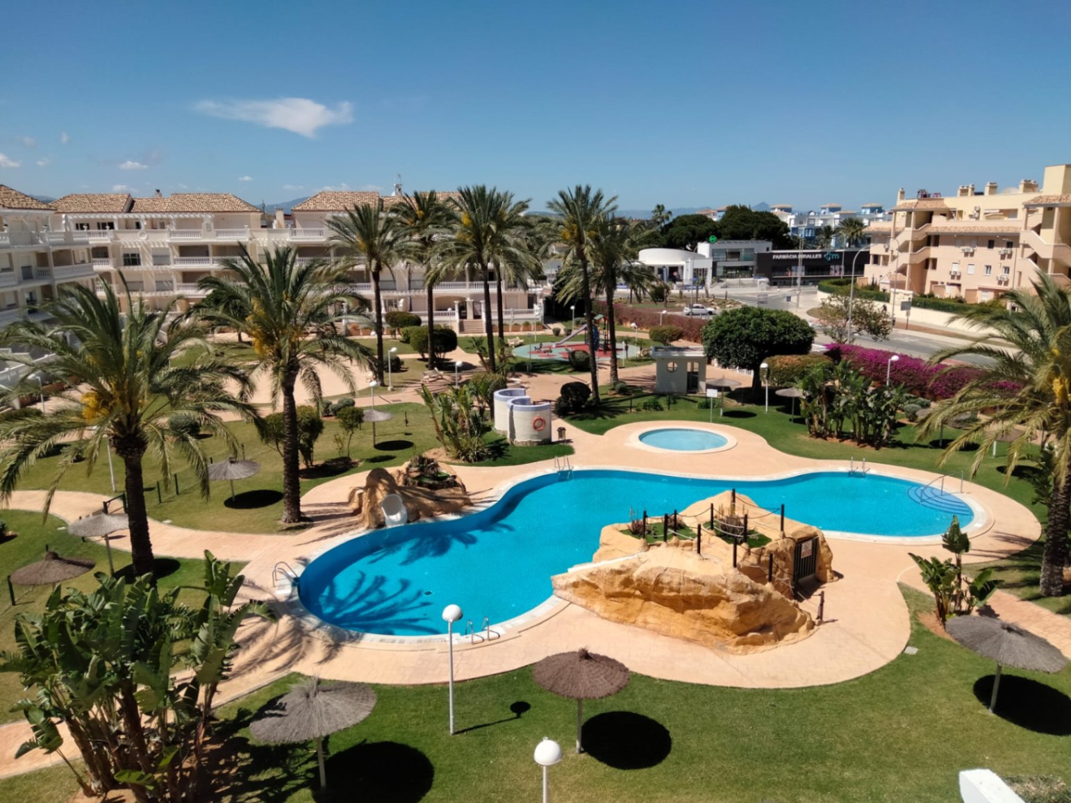 Apartamento de 3 dormitorios en una de las urbanizaciones más populares en venta.