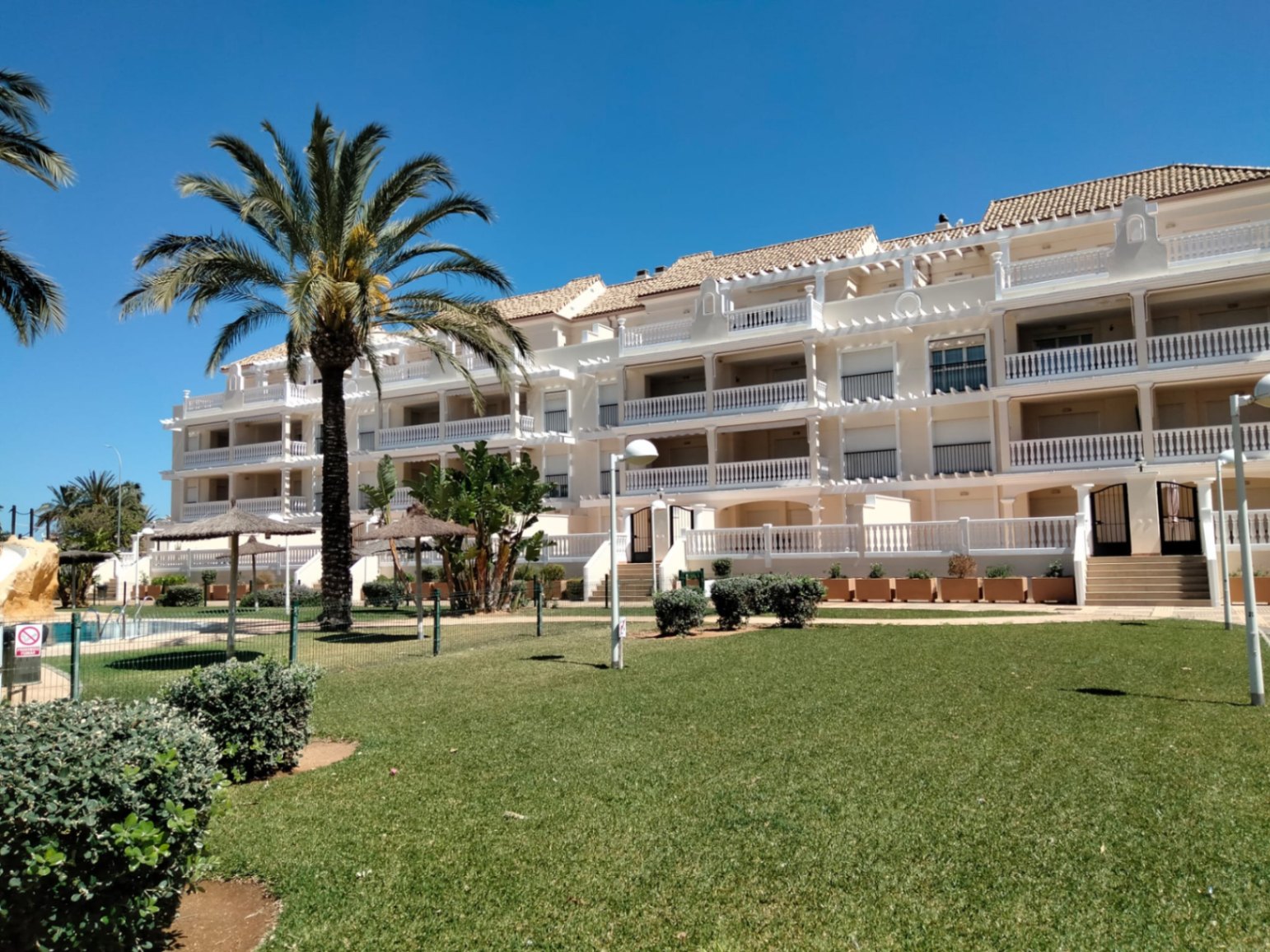 Apartamento de 3 dormitorios en una de las urbanizaciones más populares en venta.