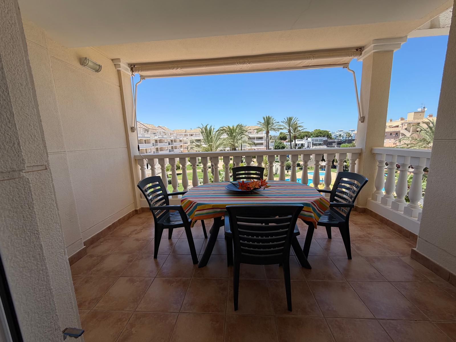 Apartamento de 3 dormitorios en una de las urbanizaciones más populares en venta.
