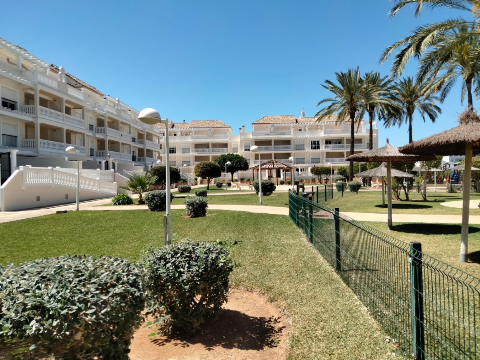 Apartamento de 3 dormitorios en una de las urbanizaciones más populares en venta.
