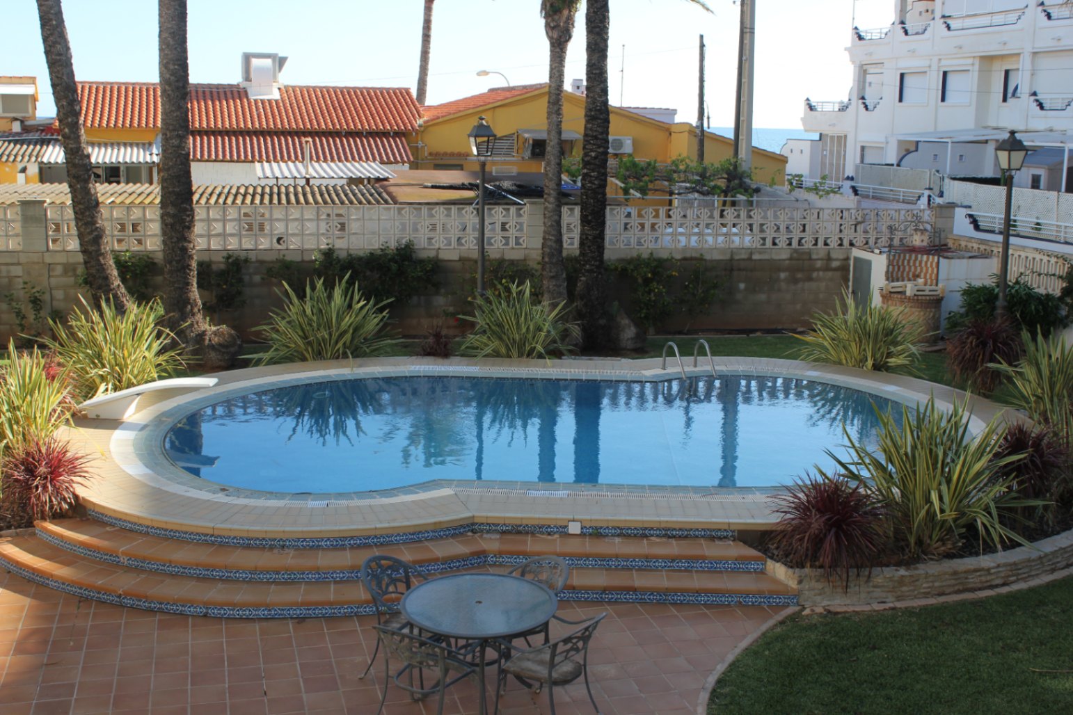 DE462 - Villa de 6 dormitorios en primera línea de una de las mejores playas de Denia
