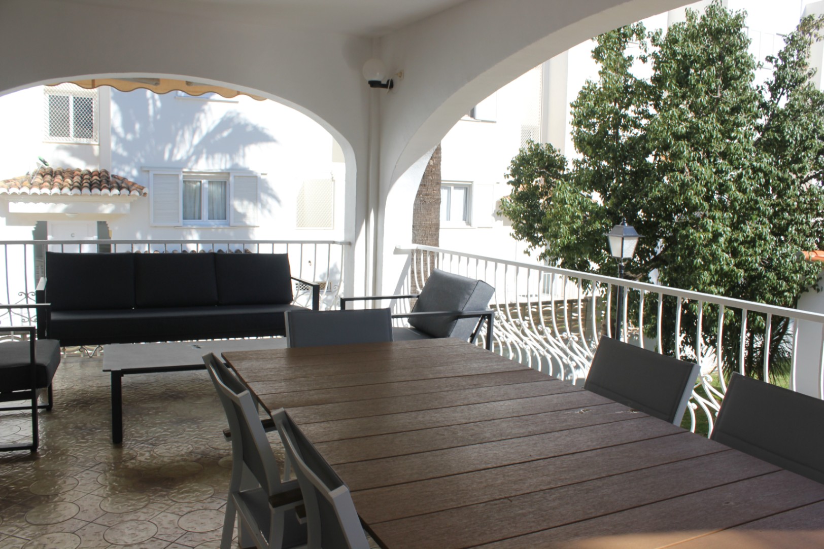 DE462 - Villa de 6 dormitorios en primera línea de una de las mejores playas de Denia