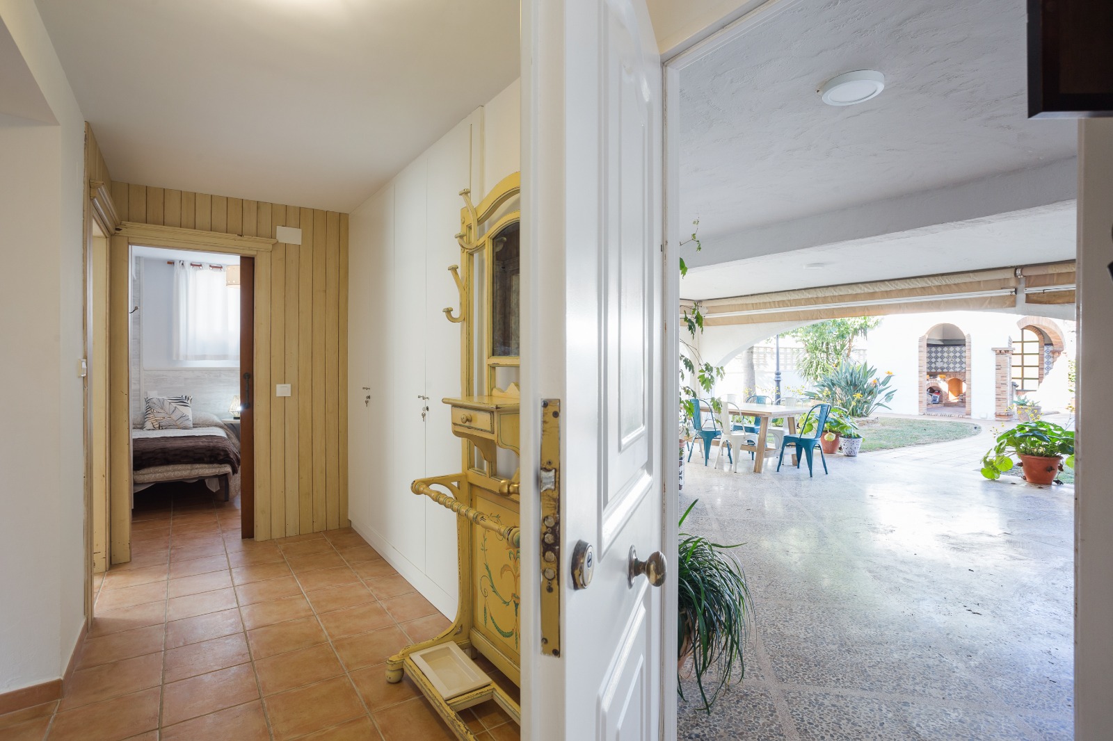 DE462 - Villa de 6 dormitorios en primera línea de una de las mejores playas de Denia
