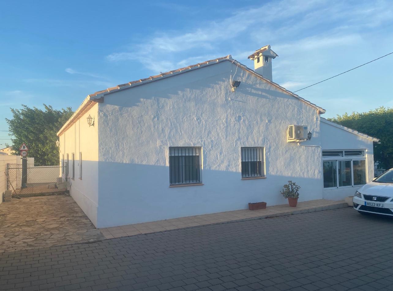 Casa de campo en La Xara, 2 dormitorios y 1 baño en alquiler